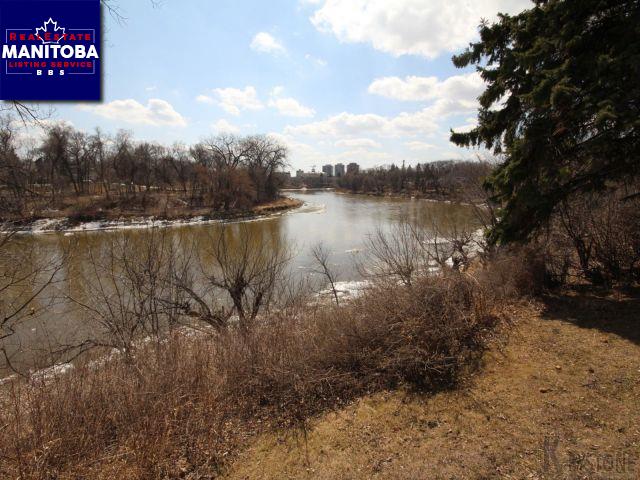 Property 138 Riverbend Cr img1