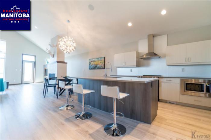 Property 10 Camira Way img1