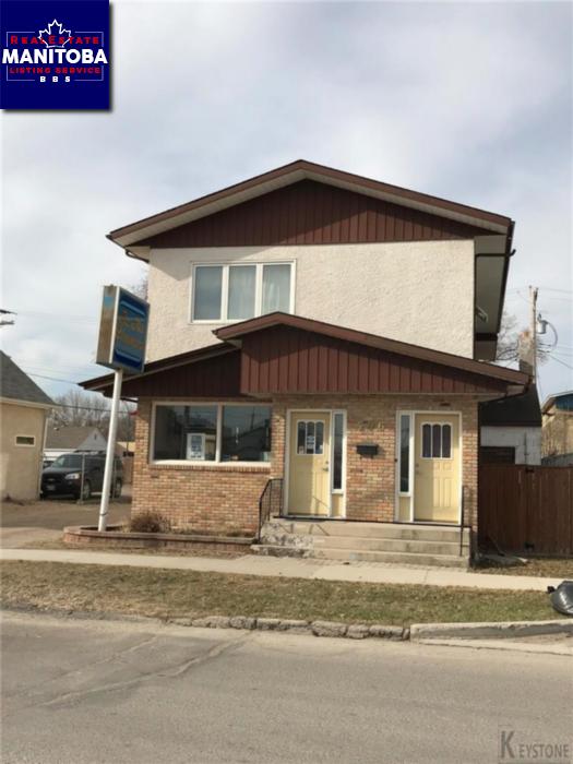 206 Clandaboye Ave, Selkirk, Manitoba Duplex property for sale