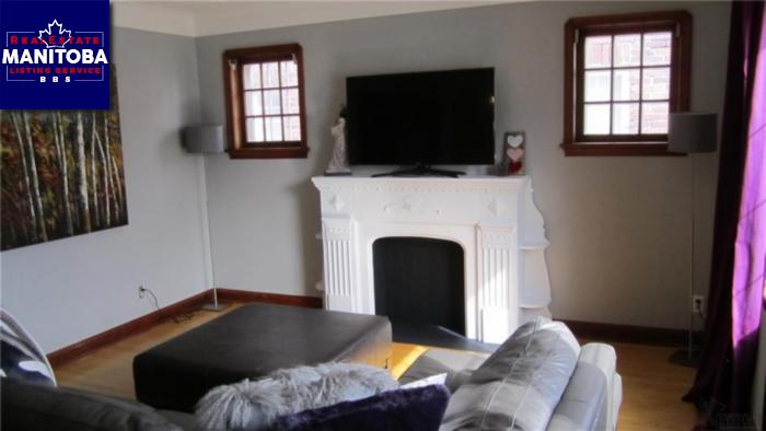 Property 331 Mountain Ave img1