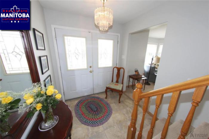 Property 41 Ambleside Blvd img1