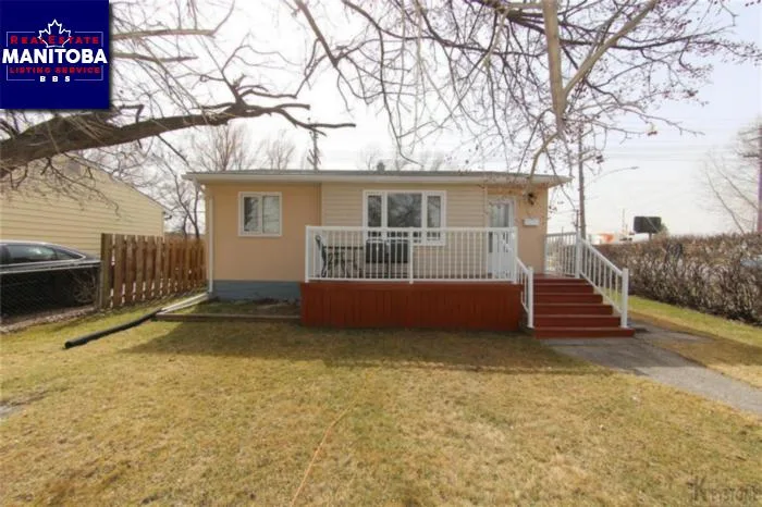 2 Arundel Rd, Winnipeg