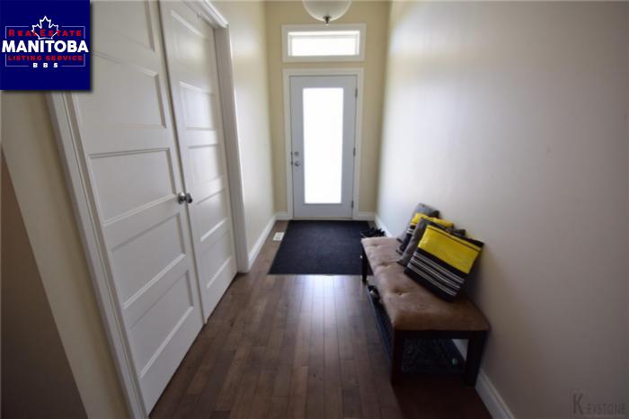 Property 43 Rose Garden Cr img1