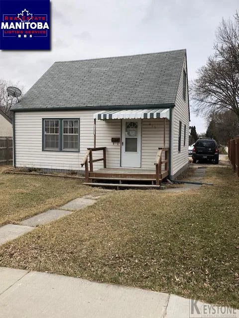 911 Madeline St, Winnipeg