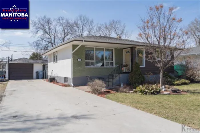25 Erie Bay, Winnipeg