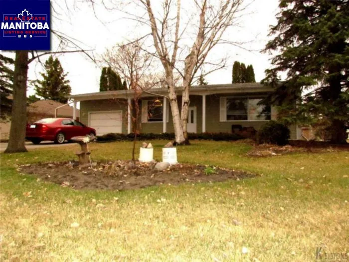519 Hanover St, Steinbach
