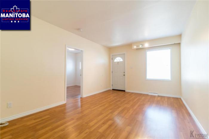 Property 525 Woodlands Cr img1