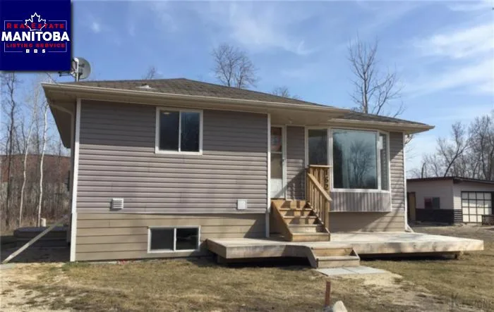 2 Bed House for Sale at 162 Centre Ave, Gimli, MB - MLS® #1810932