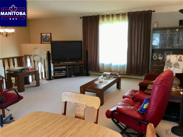 Property 523 Queen St E img1