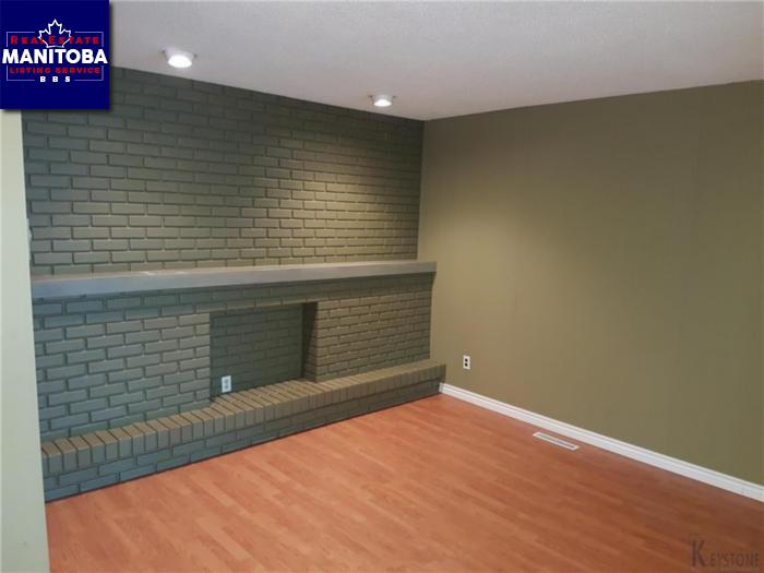 Property 83 Maynard Cl img1