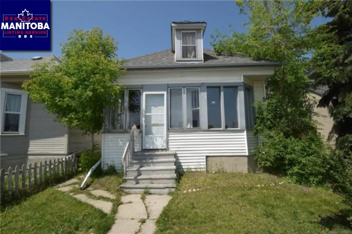 222 Queen St, Winnipeg