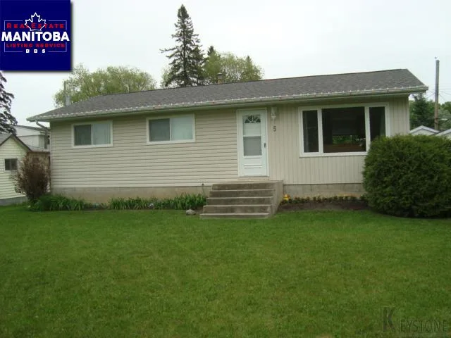 3 Bed House for Sale at 5 6th Ave, Gimli, MB - MLS® #1815682