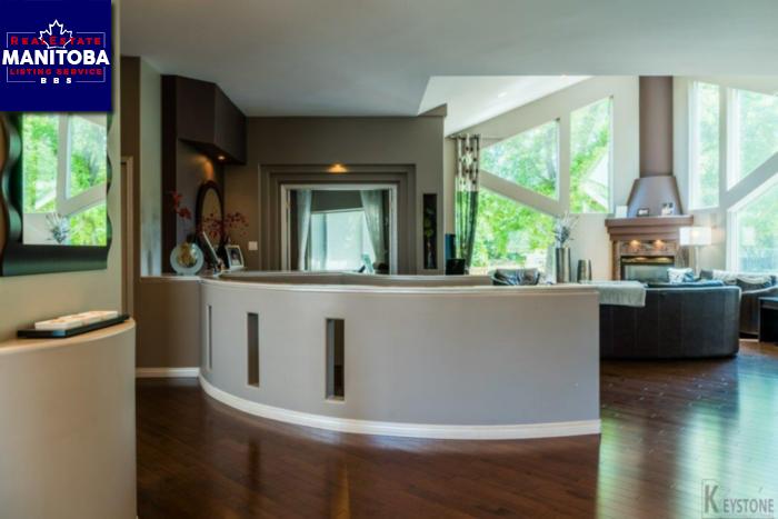 Property 670 Cloutier Dr img1