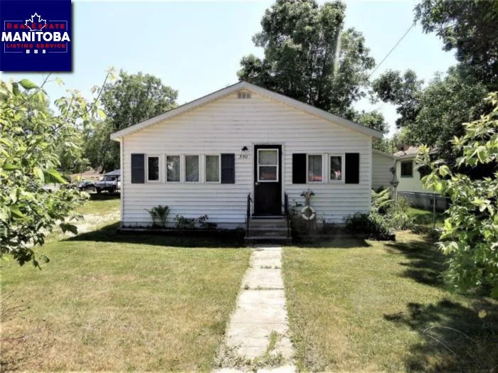 2 Bed House for Sale at 330 Oak Ave, Winnipeg Beach, MB - MLS® #1815752