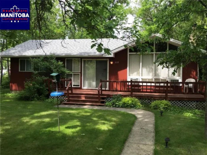 3 Bed House for Sale at 229 4th Ave, Winnipeg Beach, MB - MLS® #1816024
