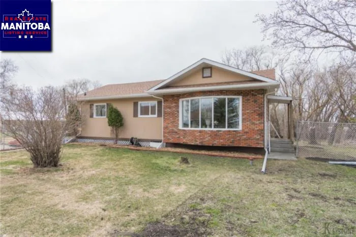 3 Bed House for Sale at 30072 #15 Hwy, Springfield Rm, MB - MLS® #1816180
