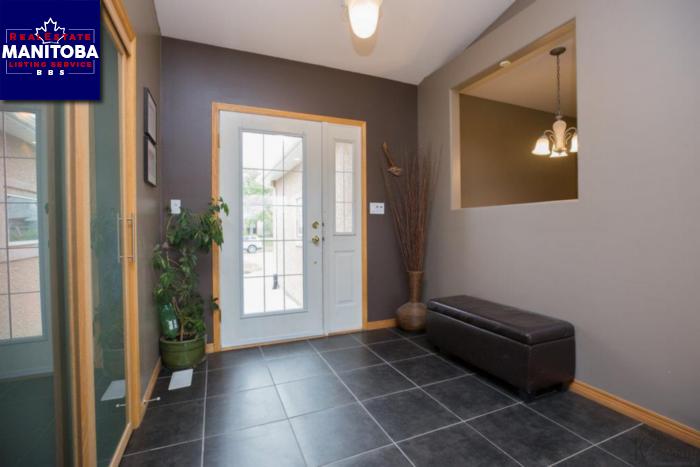 Property 32 Kingscrest Dr img1