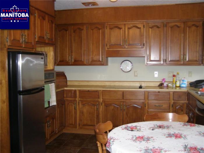 Property 264 Raglan St E img1