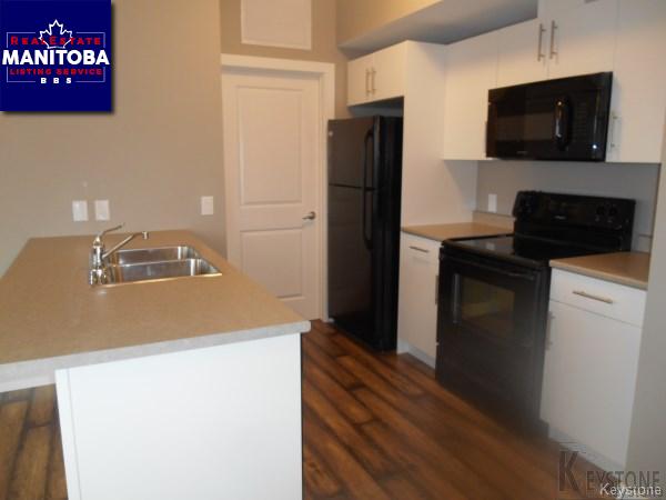 Property 308 176 Chapel Dr img1