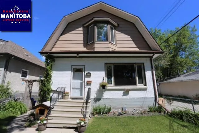 107 Newman Ave W, Winnipeg