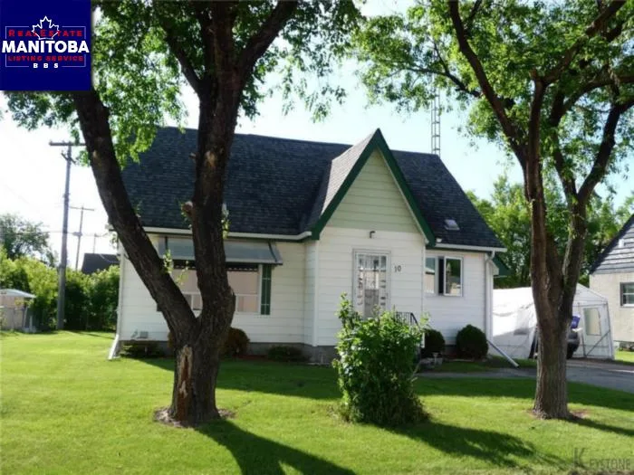 10 Elm St, Pine Falls