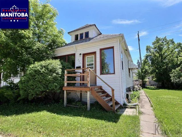 346 Harbison Ave W, Winnipeg
