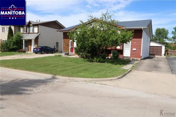 27 Knightsbridge Dr