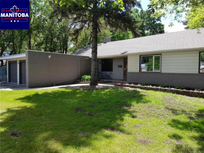 2100 Portage Ave, Winnipeg, Manitoba House Bungalow property for sale