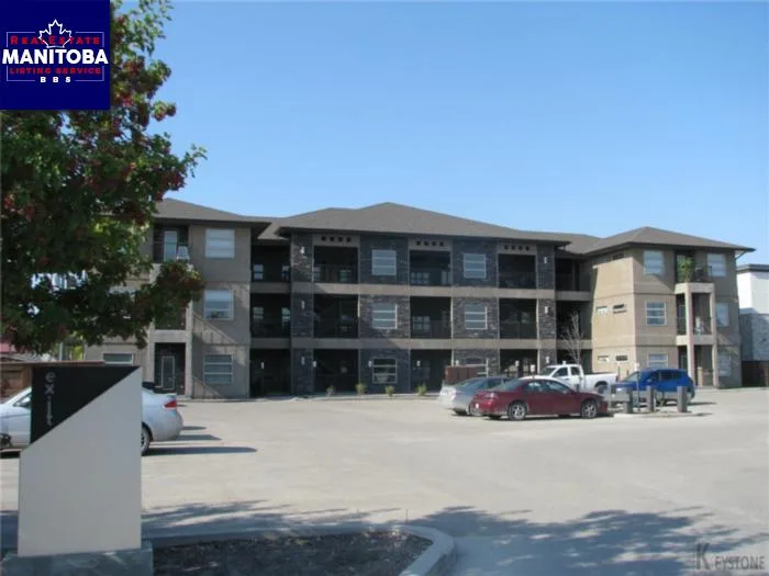 11 40 Pth 52 Hwy W, Steinbach