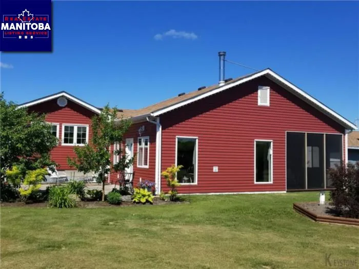 52 Franklin St E, Roseau River