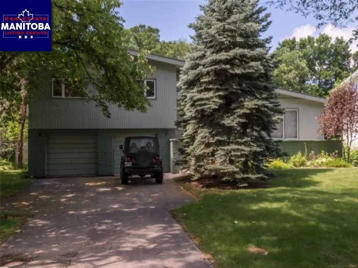 304 Bower Blvd, Winnipeg