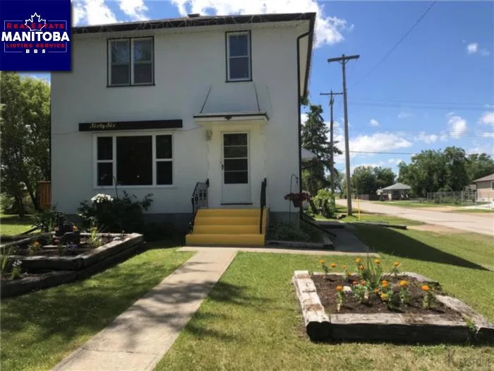 4 Bed House for Sale at 66 Fifth Ave, Gimli, MB - MLS® #1818155