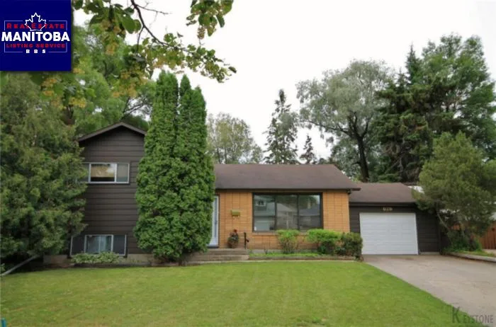 626 Cedarcrest Dr, Winnipeg