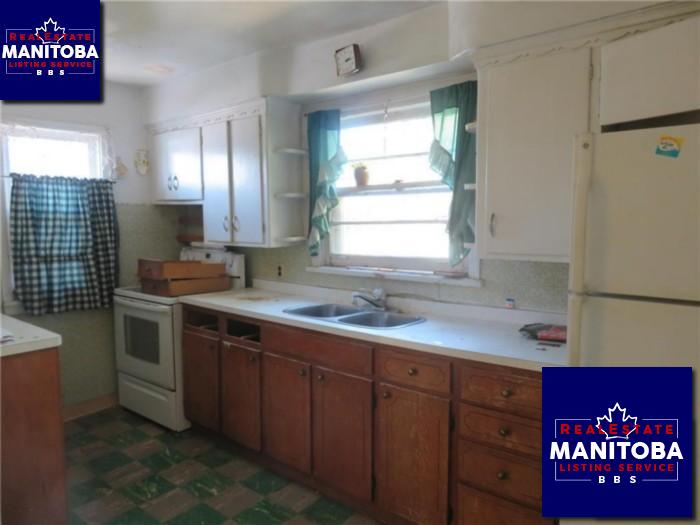 740 Henderson Hwy, Winnipeg, Manitoba House property for sale