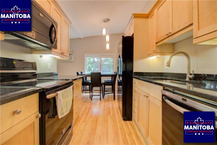 Property 2031 2000 Shorepointe Village Rd img1