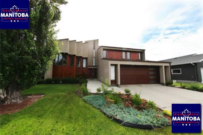 3 Bed House for Sale at 102 Hopwood Dr, Winnipeg, MB - MLS® #1824419