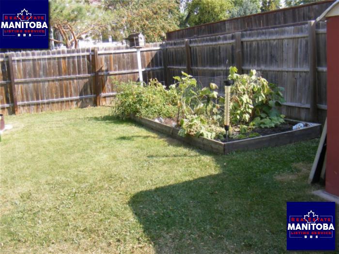 Property 134 Mary St N img1