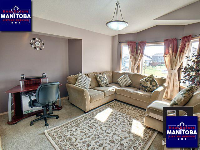 Property 107 Yorkvalley Way img1