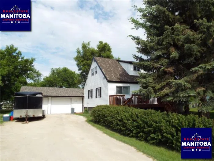 190 Hirschfeld Rd N, Steinbach
