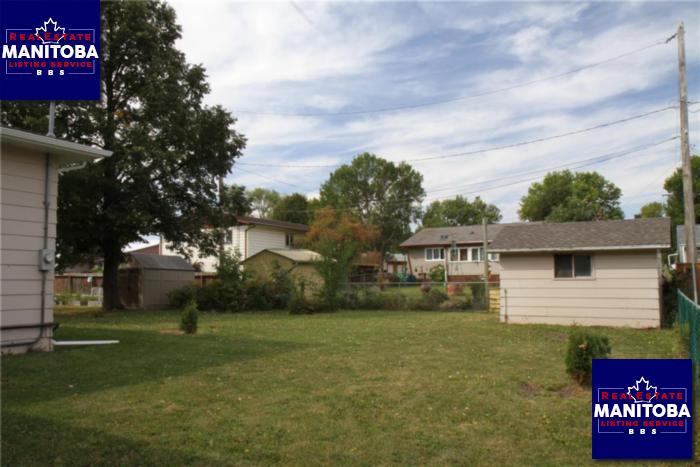 Property 270 Pembina Dr img1