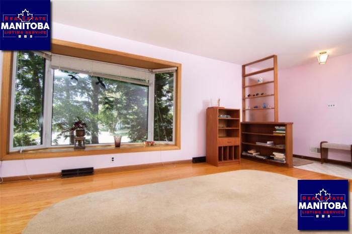 Property 22 Brebeuf Rd img1