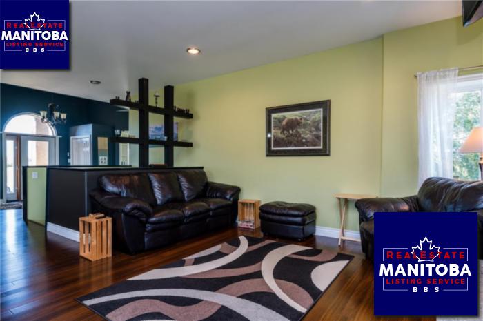 Property 202 Centre St W img1