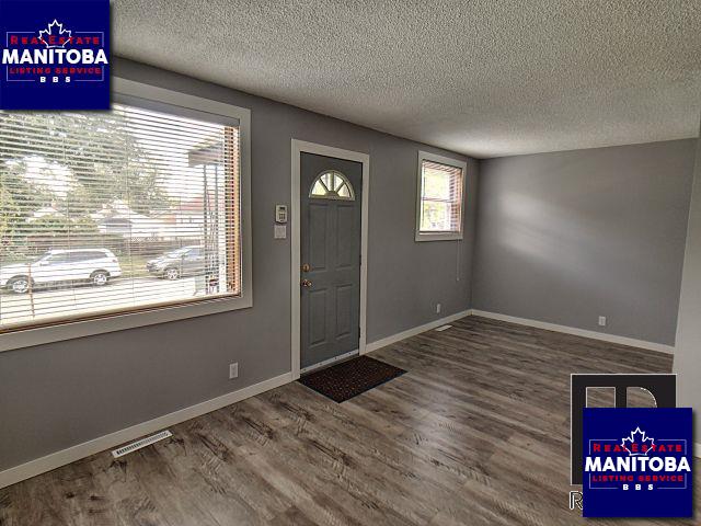 Property 270 Ottawa Ave img1