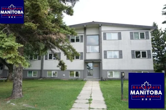 2021 Shorepointe Dr, Gimli