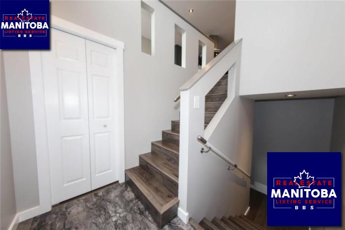 Property 217 Melrose Ave W img1