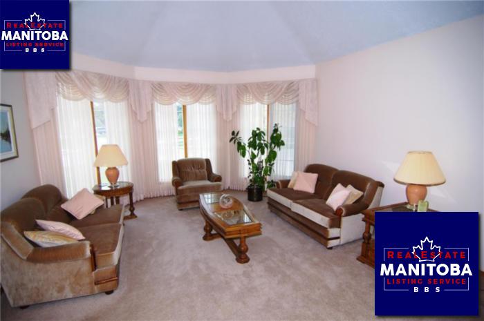 Property 107 Carlotta Cr img1