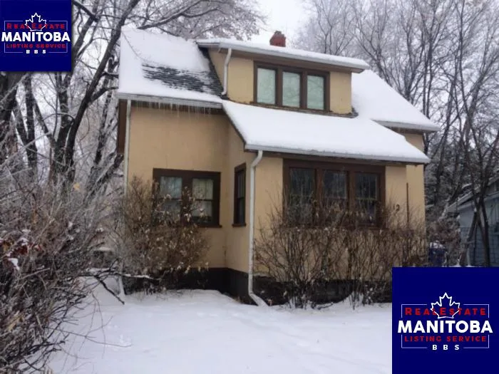 12 Macleod Ave W, Dauphin