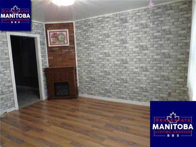 Property 949 Redwood Ave img1