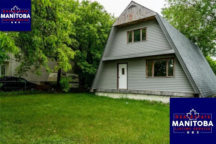 438 Queen Ave, Selkirk