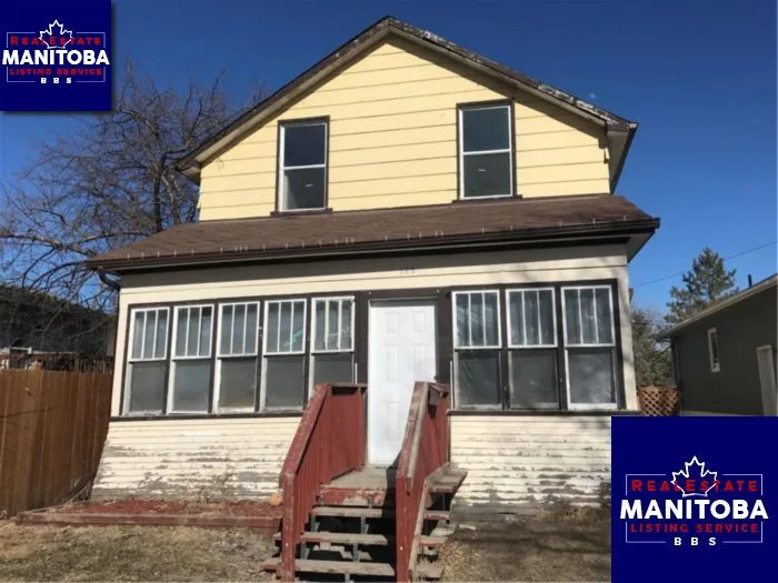 122 Royal Rd N, Portage La Prairie